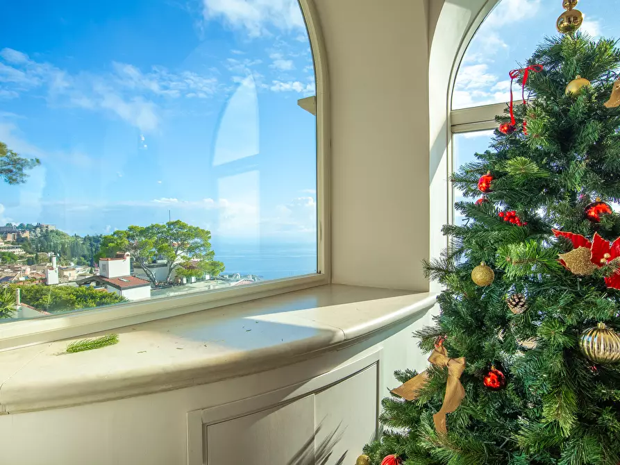 Immagine 23 di Villa in vendita  in Salita Giafari 25 a Taormina