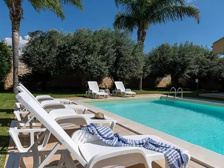 Immagine 26 di Villa in vendita  in Viale delle Rose 41 a Scicli