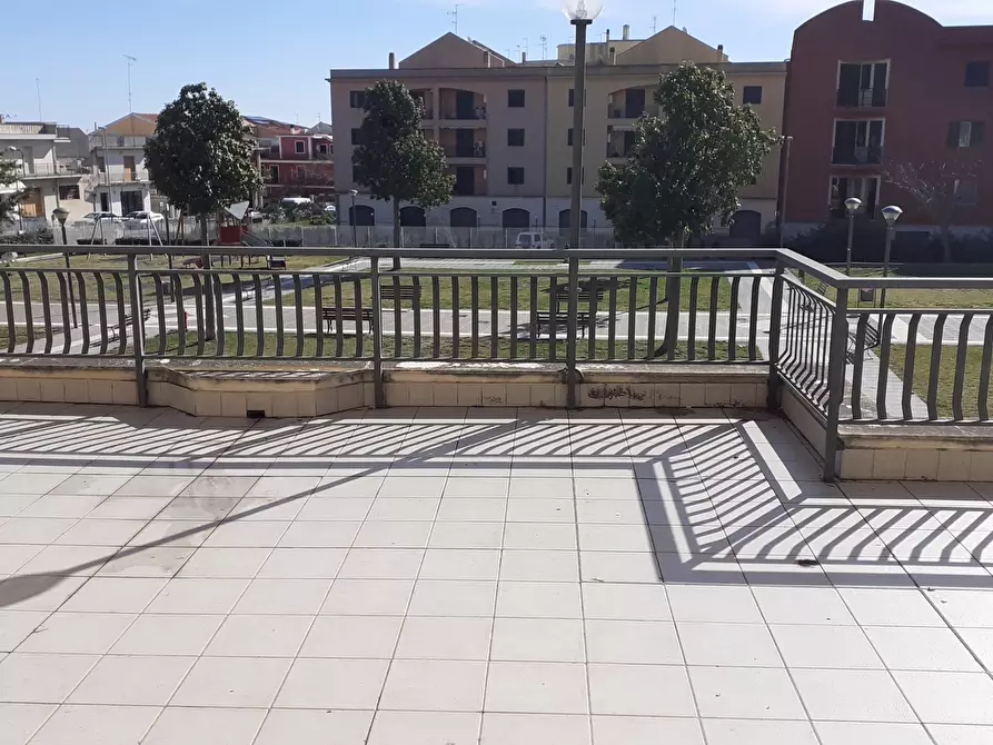 Immagine 26 di Locale commerciale in vendita  in Via UmbertoPiazza Borsellino 400 a Canicattini Bagni