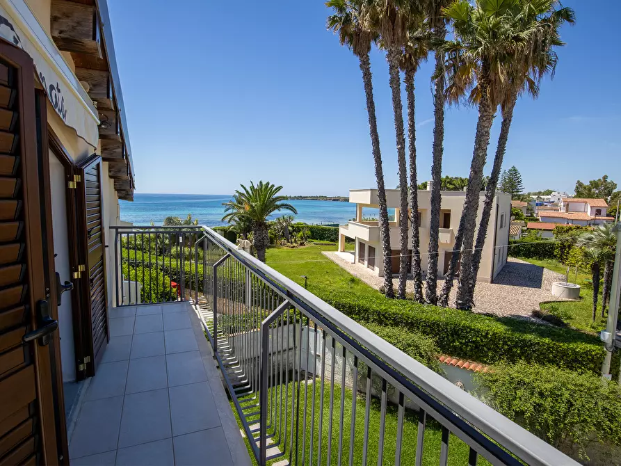 Immagine 3 di Villa in vendita  in Via Taormina 37 a Siracusa