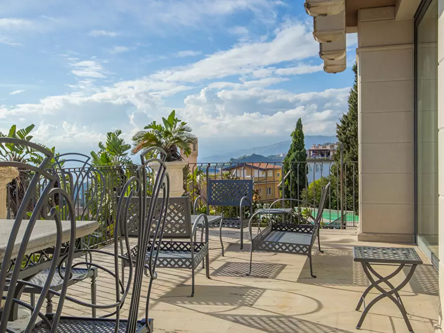 Immagine 37 di Villa in vendita  in Salita Giafari 25 a Taormina