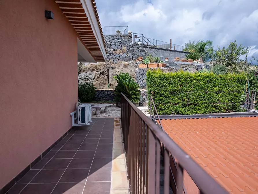 Immagine 65 di Villa in vendita  in Via Vincenzo Bellini 163 a Piedimonte Etneo