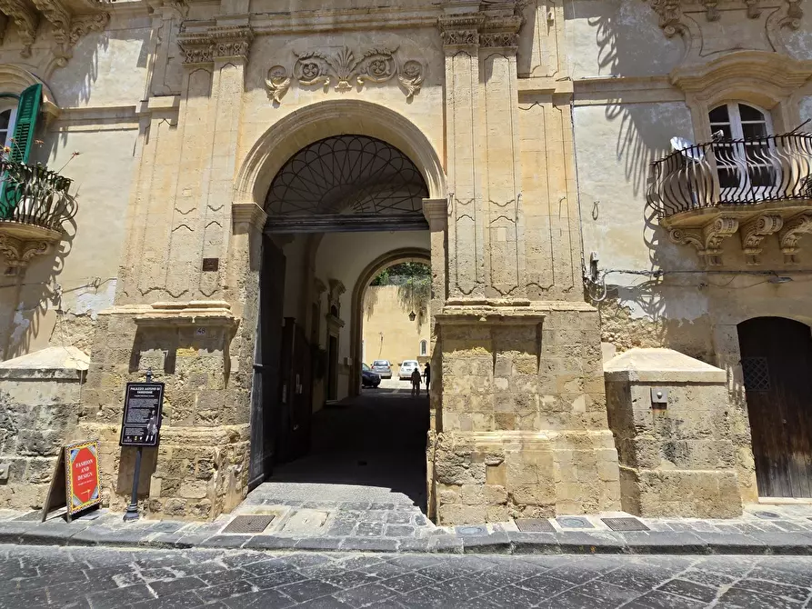 Immagine 43 di Casa indipendente in vendita  in Via Camillo Benso Conte di Cavour 48 a Noto