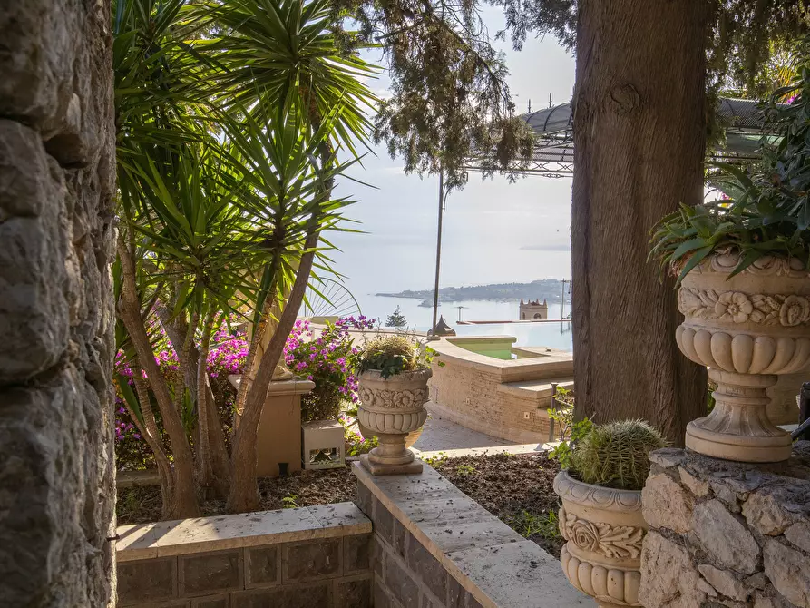 Immagine 50 di Villa in vendita  in Salita Giafari 25 a Taormina