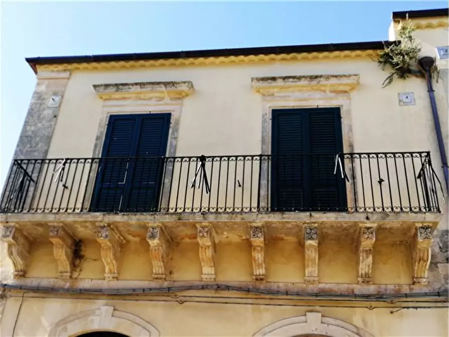 Immagine 2 di Casa indipendente in vendita  a Noto