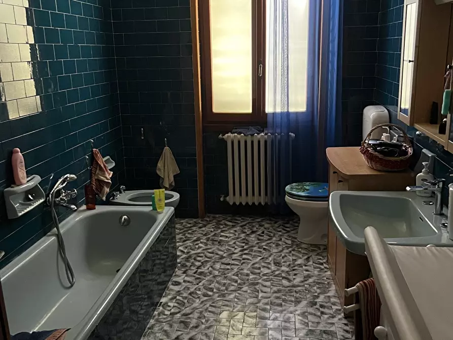 Immagine 19 di Villa in vendita  a Montemurlo