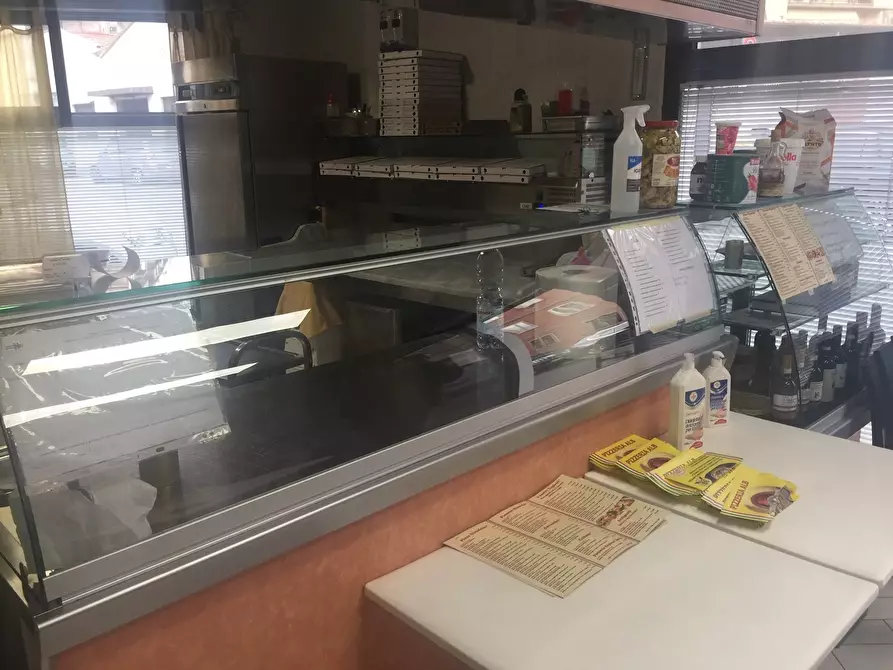 Immagine 7 di Pizzeria / Pub in vendita  in Via Fabio Filzi 157 a Prato