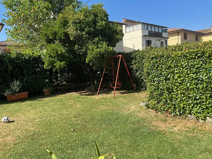 Immagine 30 di Villa in vendita  a Montemurlo