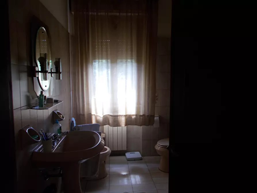 Immagine 9 di Villa in vendita  a Quarrata