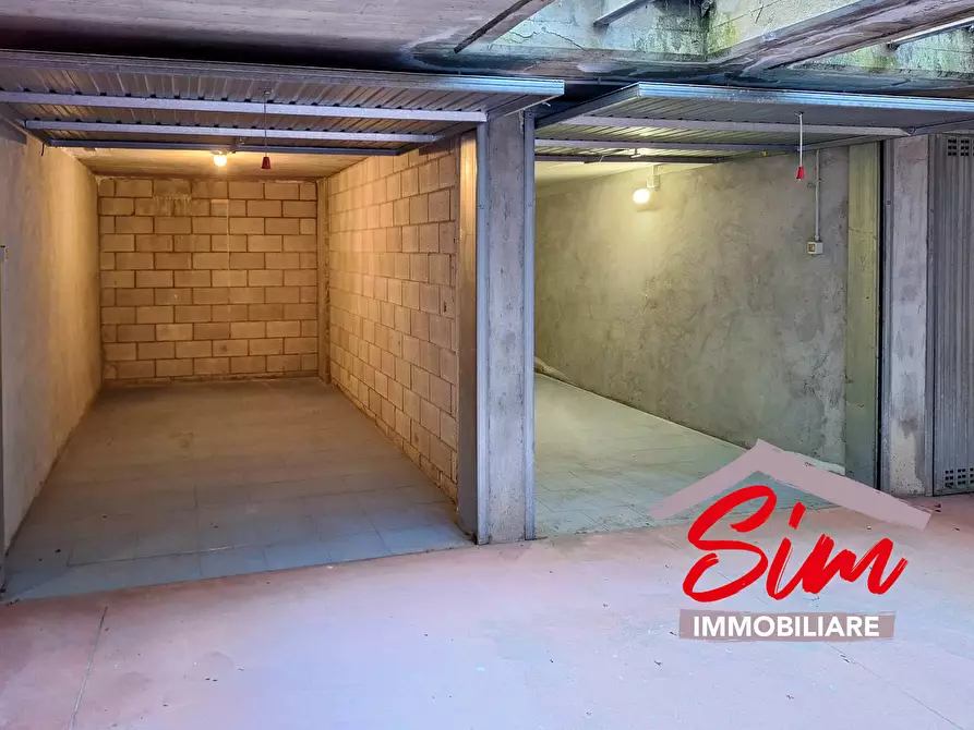 Immagine 1 di Garage in affitto  in Via Guglielmo Marconi 8 a Novara