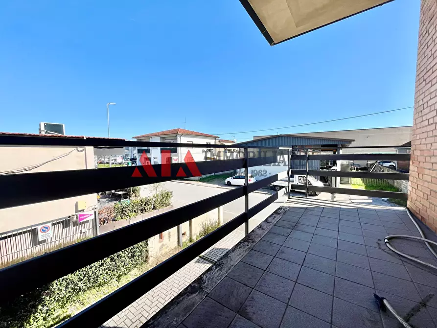 Immagine 14 di Ufficio in affitto  in Via D'acquisto Salvo a Pontedera