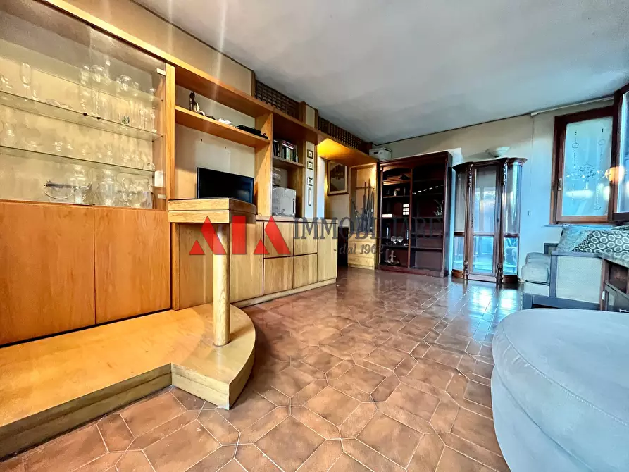 Immagine 5 di Villa in vendita  in Via Vittorio Veneto a Pontedera