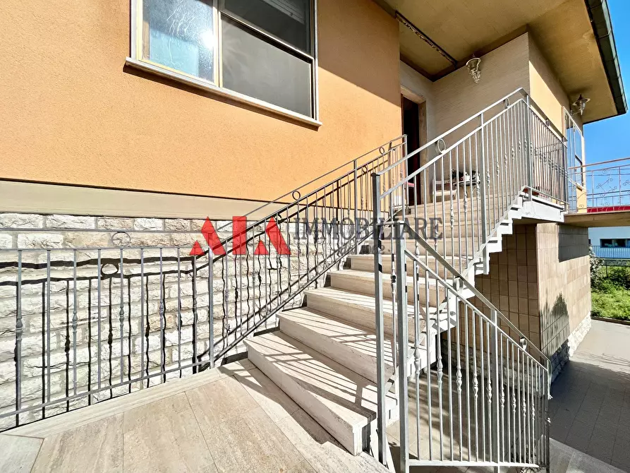 Immagine 3 di Villa in vendita  in Via del Popolo a Pontedera