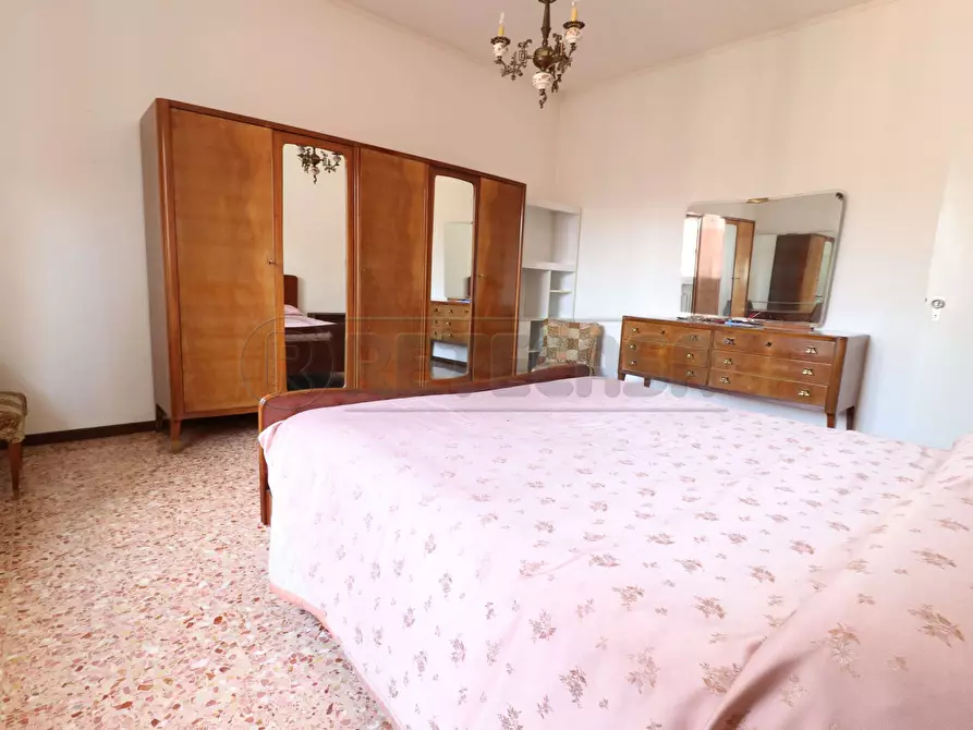 Immagine 12 di Trilocale in vendita  in Via Giuseppe Compagnoni 117 a Ferrara