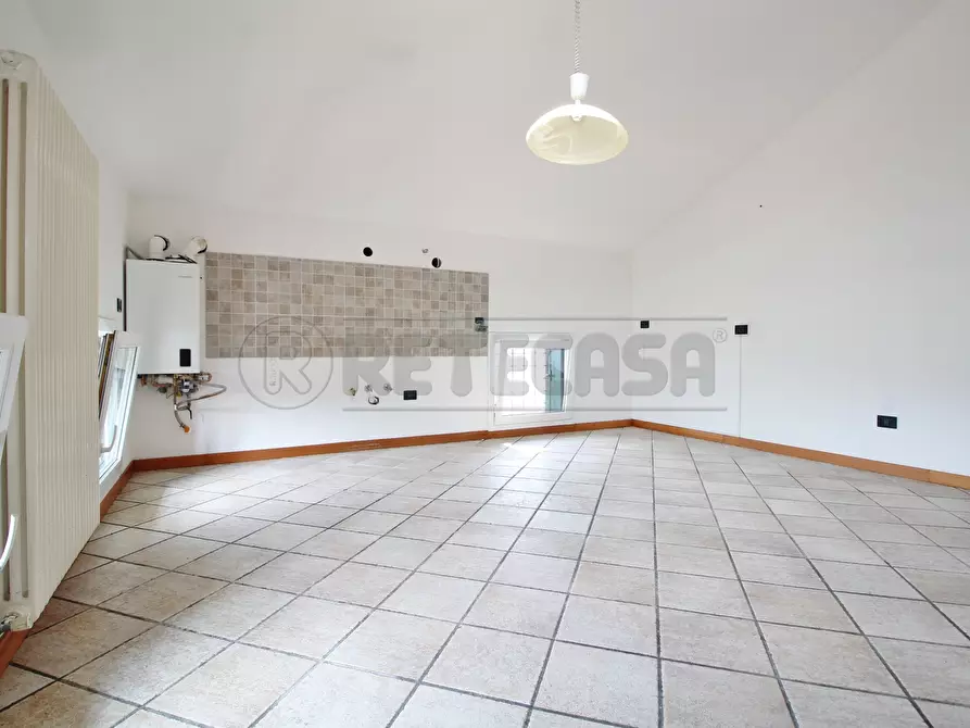 Immagine 3 di Bilocale in affitto  in Via dall'Ava 6 a Nogarole Vicentino