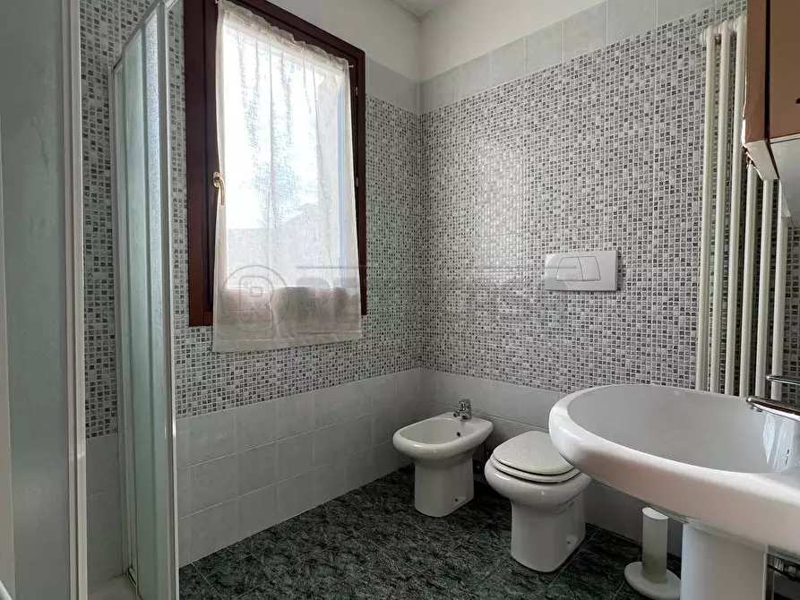 Immagine 17 di Appartamento in vendita  a Montecchio Maggiore