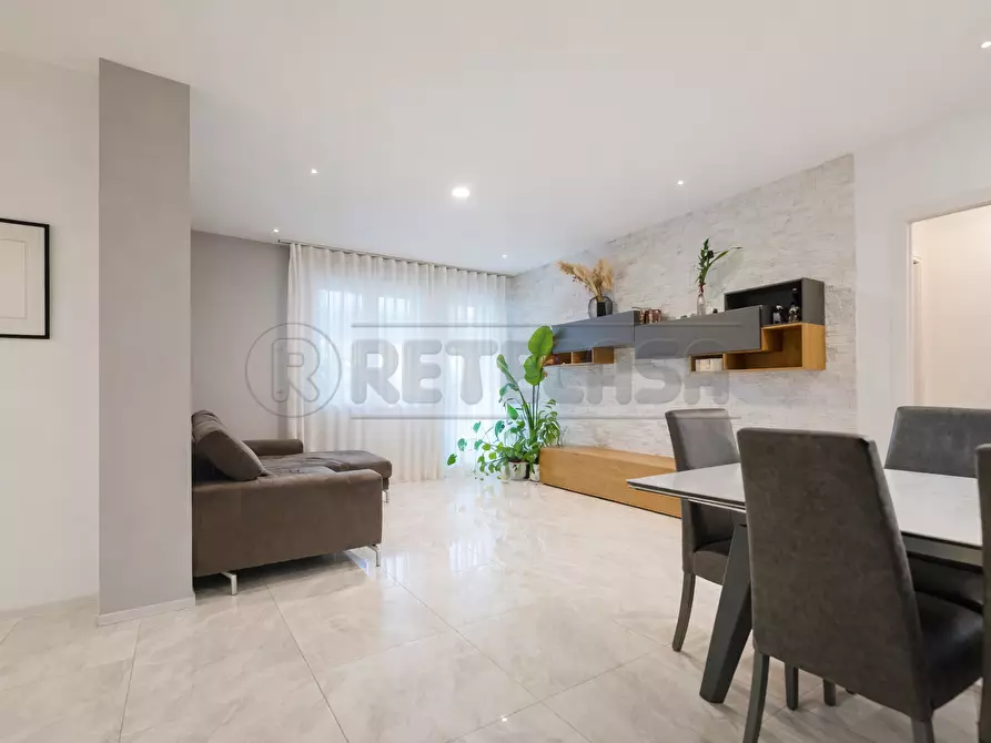 Immagine 1 di Trilocale in vendita  in Via Luigi Pellizzo 39 a Padova