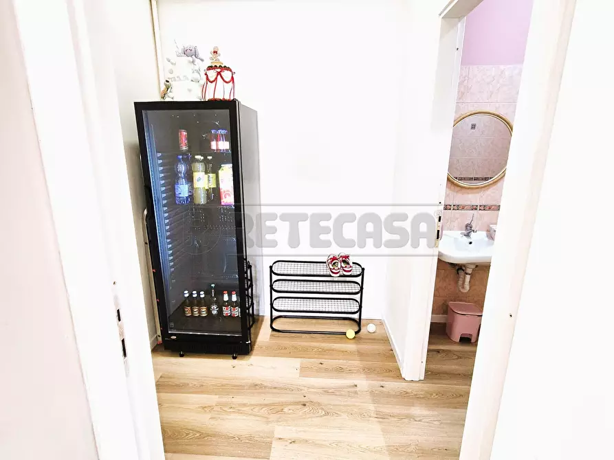 Immagine 4 di Locale commerciale in vendita  in Via Tirino 179 a Pescara