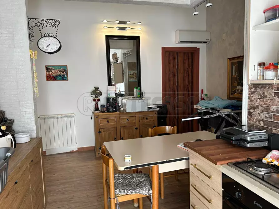 Immagine 14 di Bilocale in affitto  in Via Gabriele Amico Valenti 117 a Caltanissetta