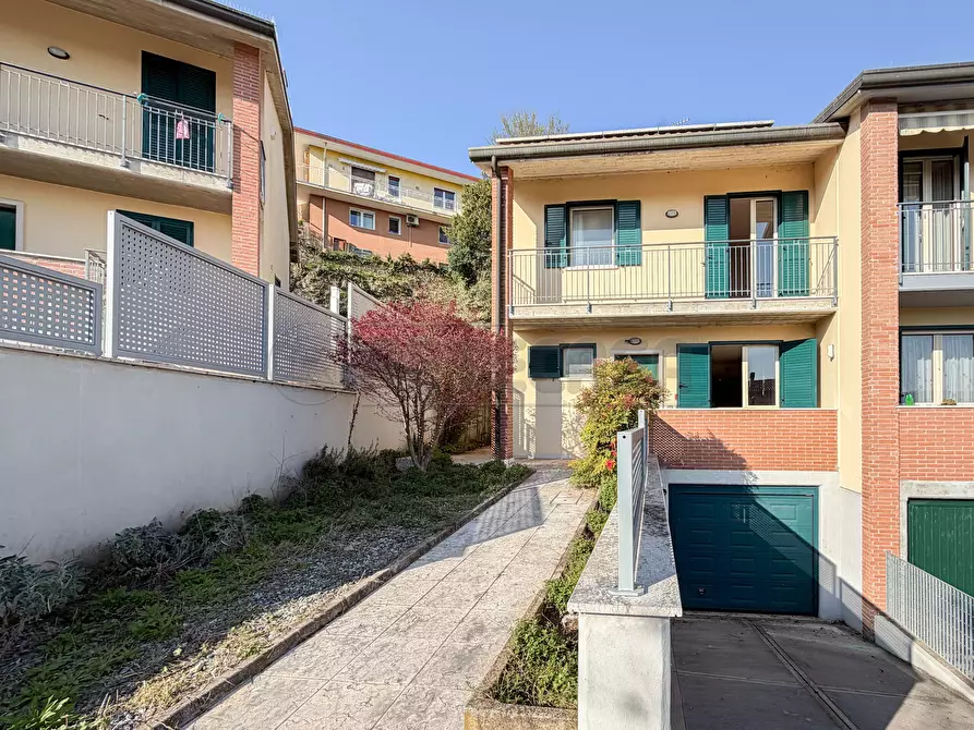 Immagine 61 di Porzione di casa in vendita  in Via Molini a Creazzo