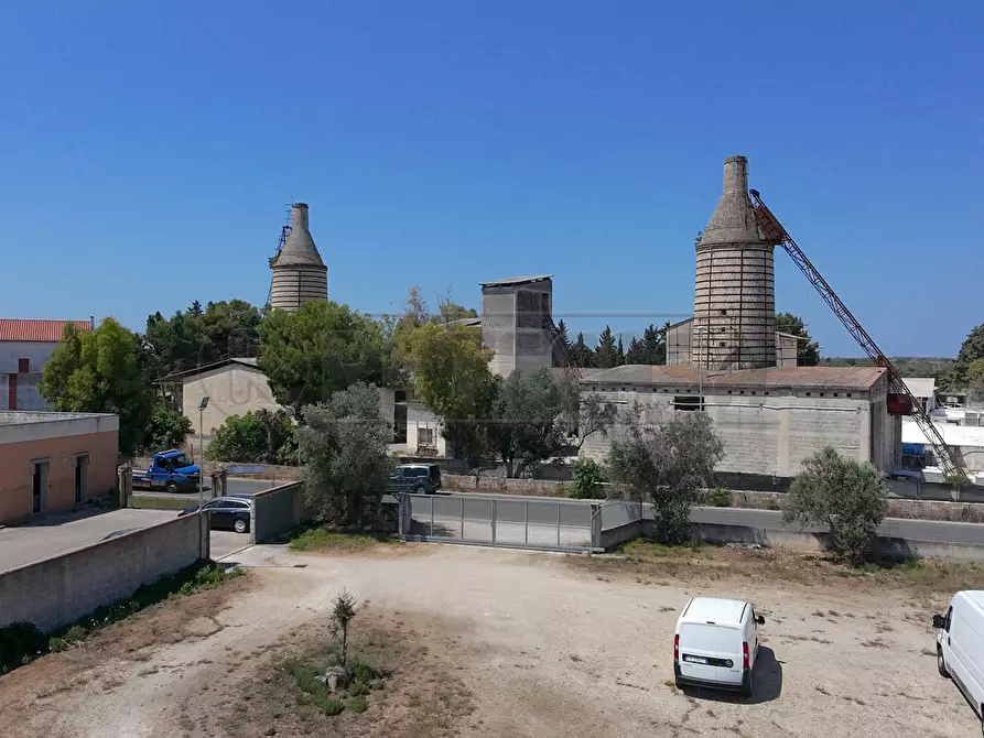 Immagine 10 di Laboratorio in vendita  in Via Neviano 37 a Seclì