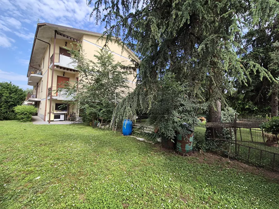 Immagine 15 di Trilocale in vendita  in Via Bergamo a Castelverde