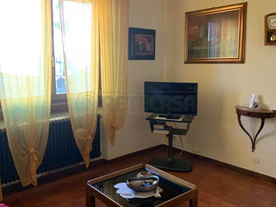 Immagine 2 di Villa in vendita  a Curno