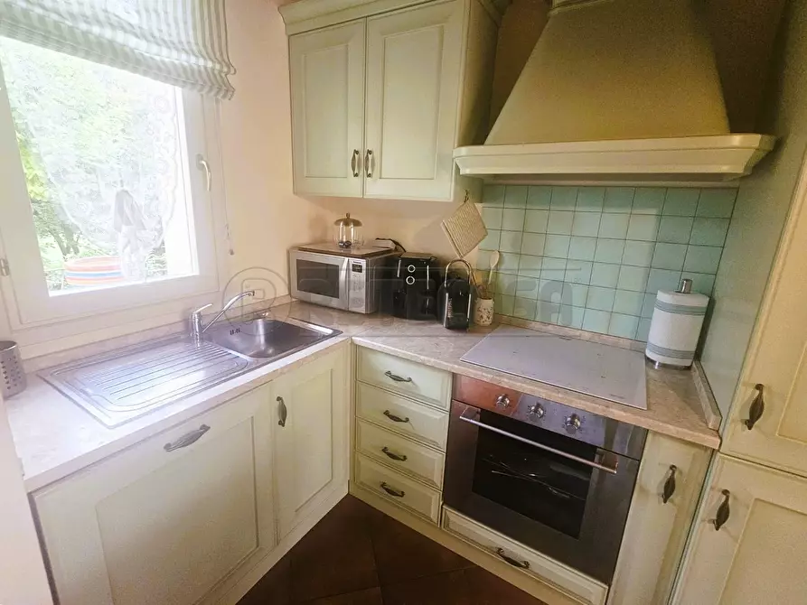 Immagine 13 di Bilocale in vendita  in Via del Torchio 21F a Manerba Del Garda