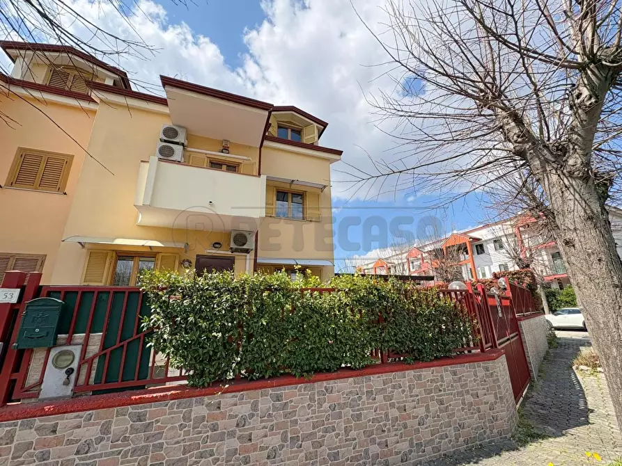 Immagine 55 di Villetta a schiera in vendita  in Via Giudice Falcone a Marcianise