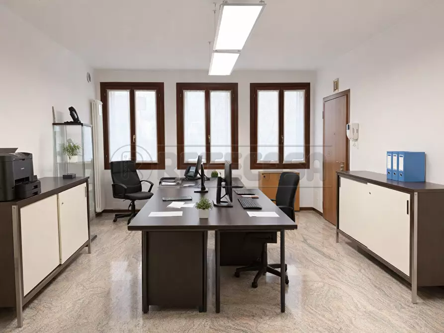 Immagine 3 di Ufficio in affitto  in Via Pola a Torri Di Quartesolo