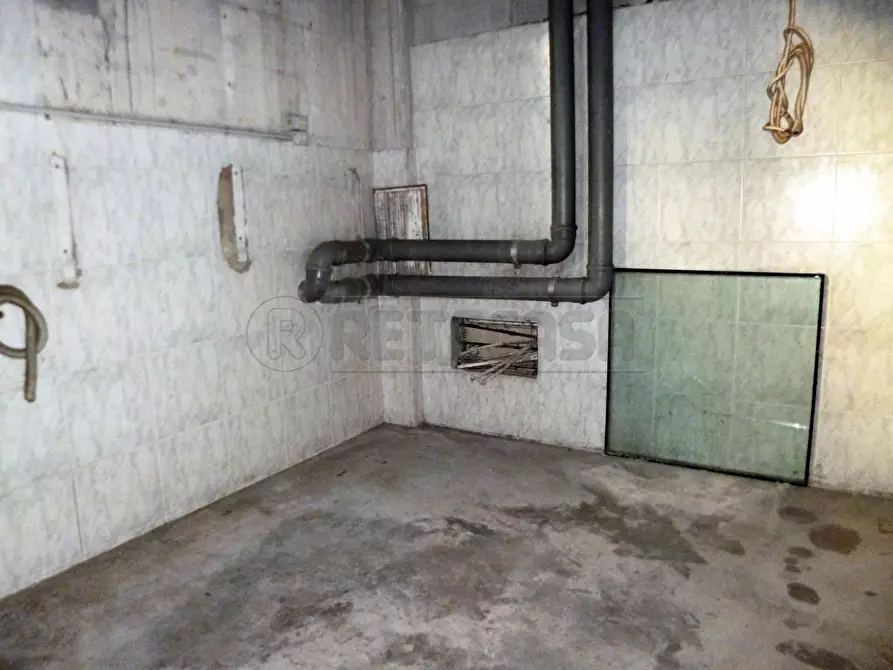 Immagine 21 di Locale commerciale in affitto  a Montebello Vicentino