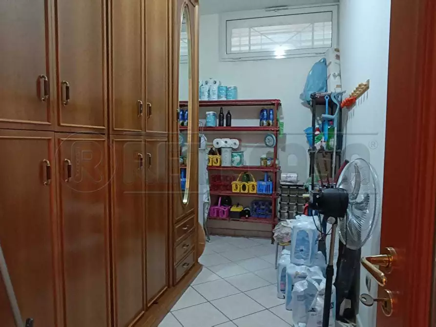 Immagine 14 di Pentalocale in vendita  in Via Luigi Einaudi a Caserta