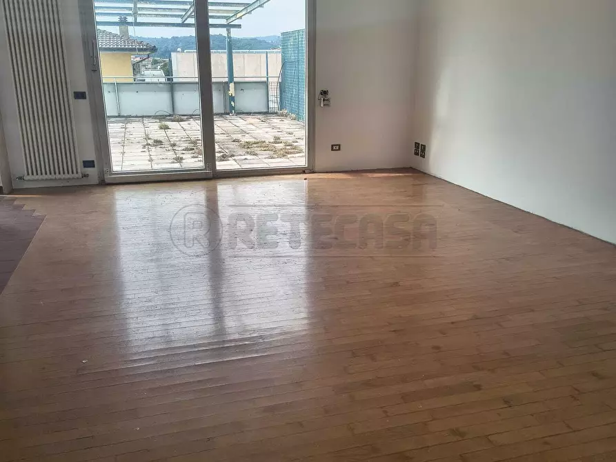 Immagine 11 di Appartamento in affitto  a Creazzo
