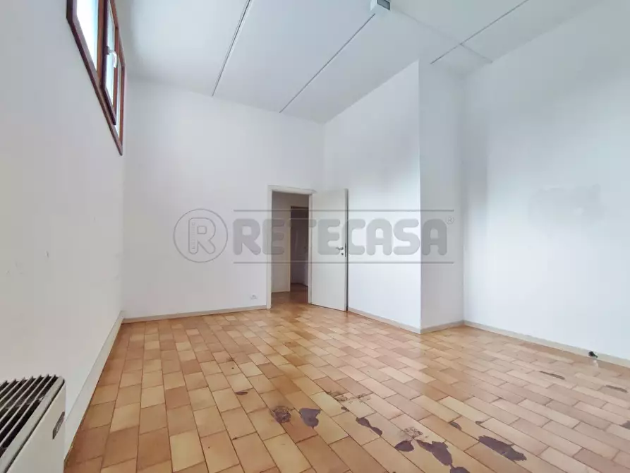 Immagine 7 di Locale commerciale in affitto  in Via A. de gasperi a Altavilla Vicentina