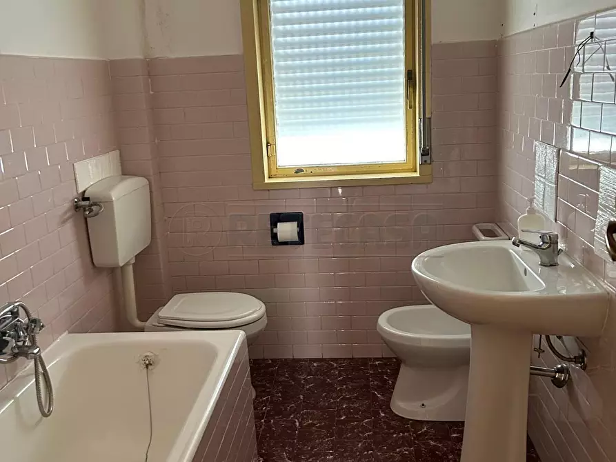 Immagine 21 di Pentalocale in affitto  in via Ruggero Settimo 24 a Caltanissetta