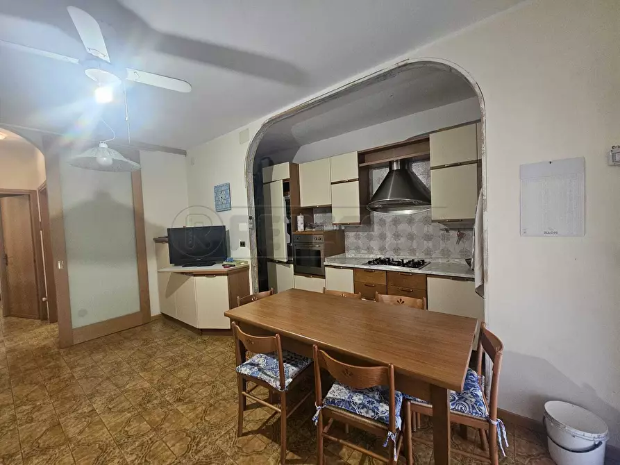 Immagine 12 di Trilocale in vendita  a Bardolino