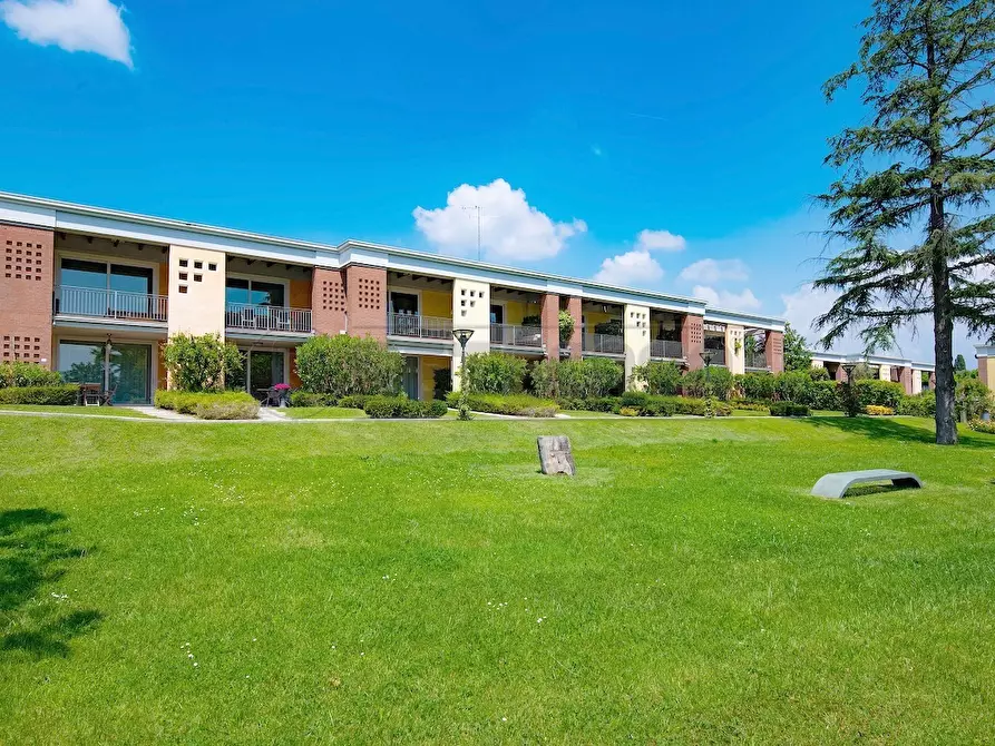 Immagine 31 di Appartamento in vendita  in Via Giuseppe Mazzini 1 a Padenghe Sul Garda