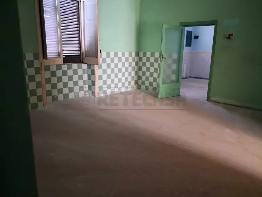 Immagine 8 di Laboratorio in affitto  in Via Giacomo Colombo a Marcianise