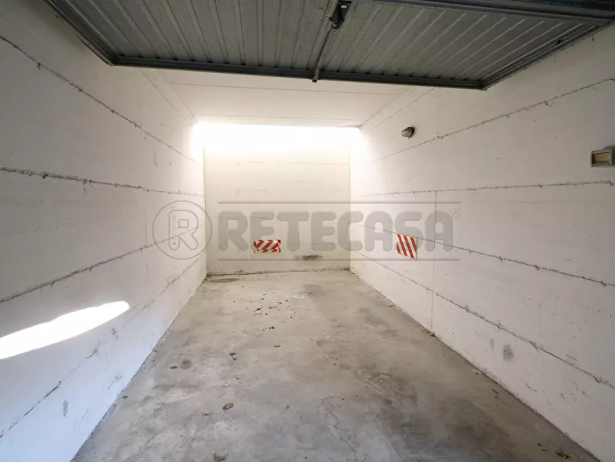 Immagine 4 di Garage in vendita  in Via Valerio Belli a Vicenza