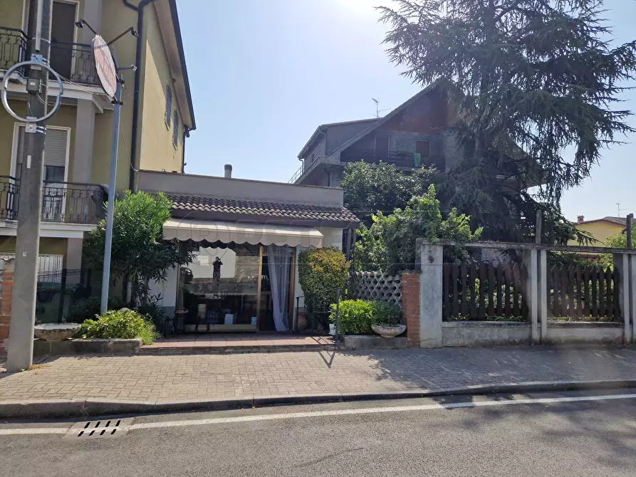 Immagine 14 di Locale commerciale in affitto  in Viale Europa 17B a Acquanegra Cremonese