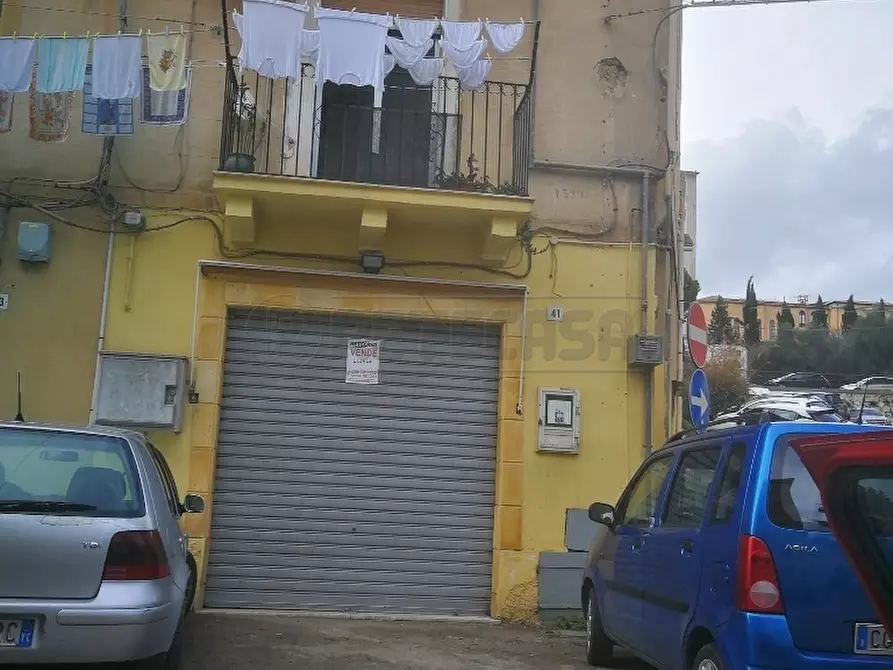 Immagine 1 di Locale commerciale in vendita  in VIA SALVATI 41 a Caltanissetta