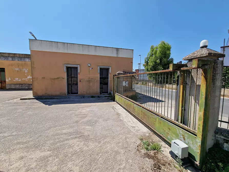 Immagine 70 di Laboratorio in vendita  in Via Neviano 37 a Seclì