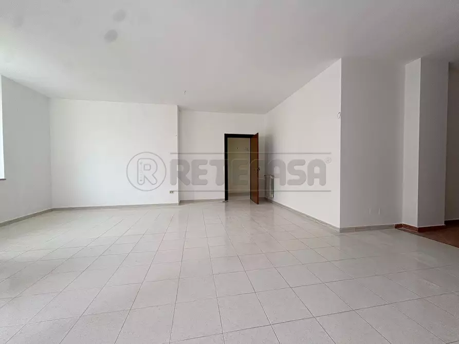 Immagine 9 di Pentalocale in vendita  in Via de Sanctis a Marcianise