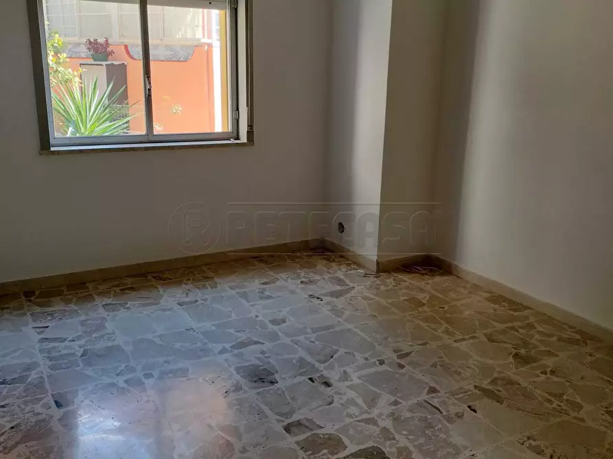 Immagine 13 di Bilocale in affitto  a Messina