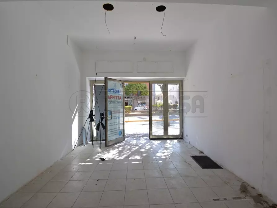 Immagine 6 di Locale commerciale in affitto  in Viale San Martino 216 a Messina