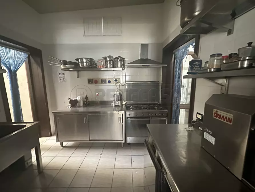 Immagine 19 di Pizzeria / Pub in vendita  a Campobello Di Mazara