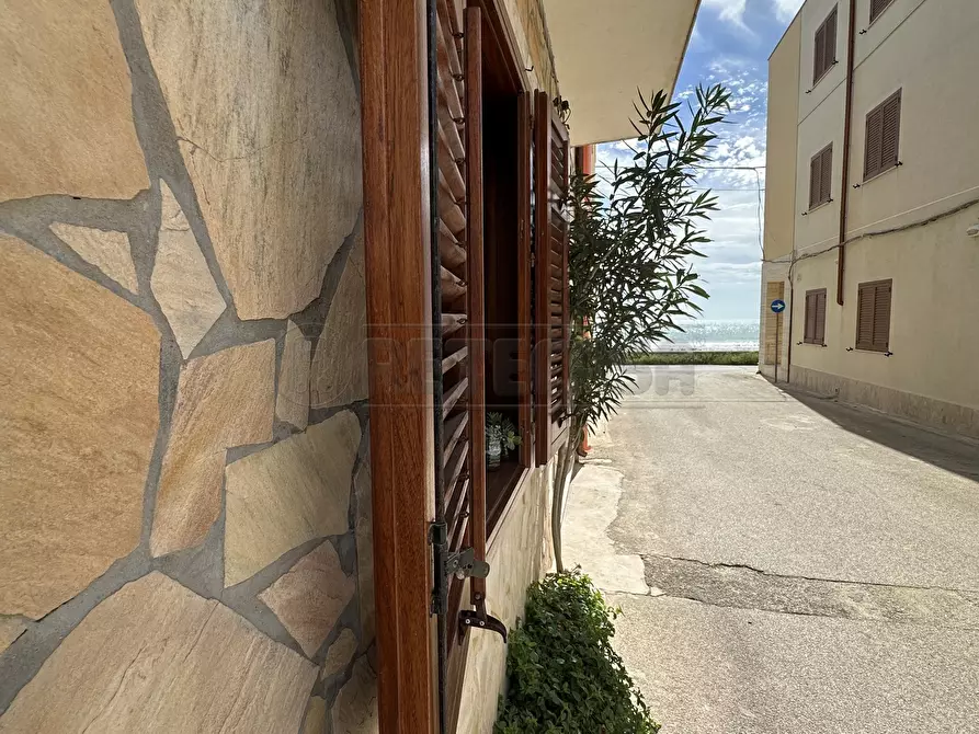 Immagine 25 di Villetta a schiera in vendita  a Campobello Di Mazara