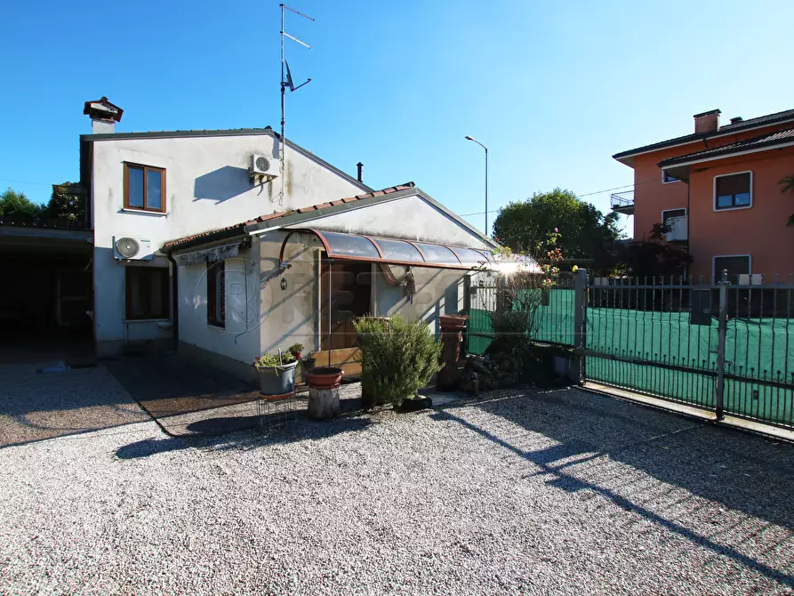 Immagine 27 di Porzione di casa in vendita  in strada del tormeno a Vicenza