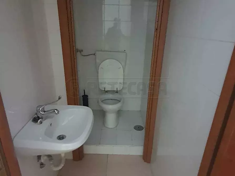 Immagine 4 di Locale commerciale in affitto  a Mercato San Severino