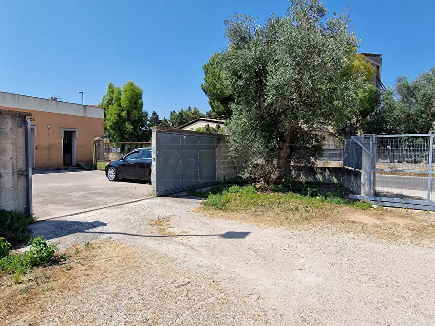 Immagine 53 di Laboratorio in vendita  in Via Neviano 37 a Seclì